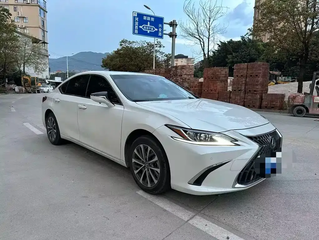 Lexus ES 2023 из CN, фото 4