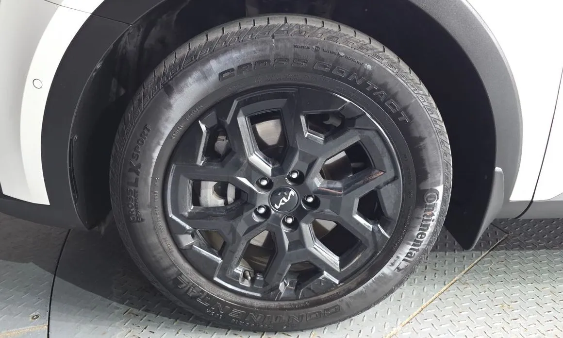 Kia Sorento — фото 9