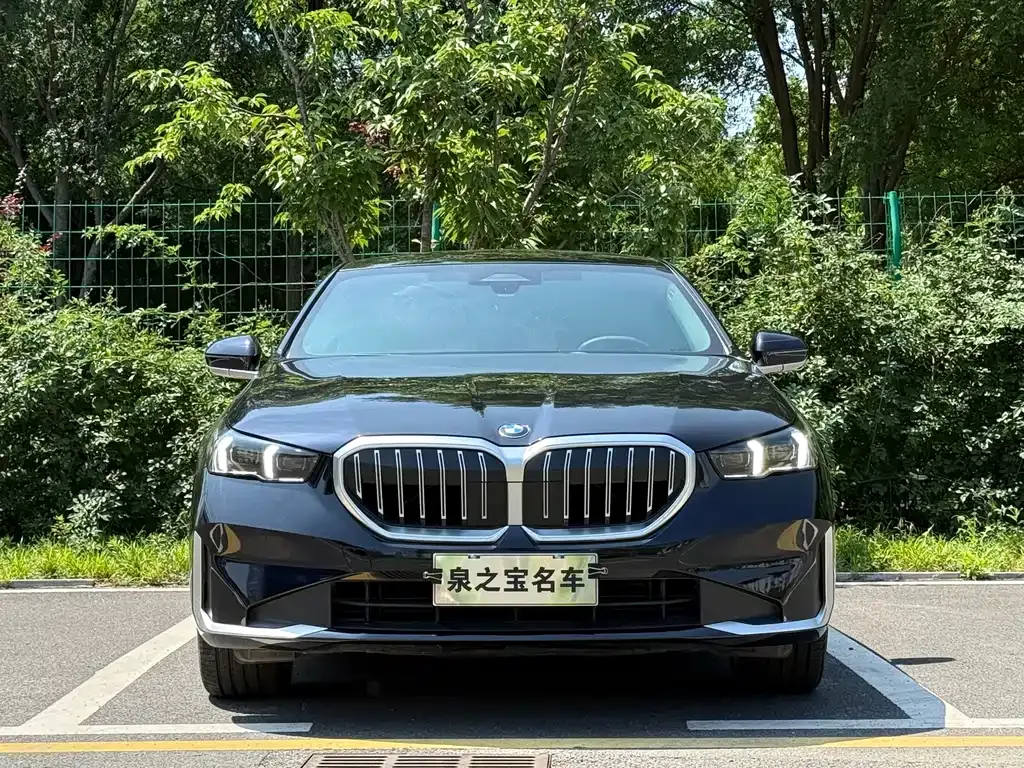 BMW 5 Series — фото 9
