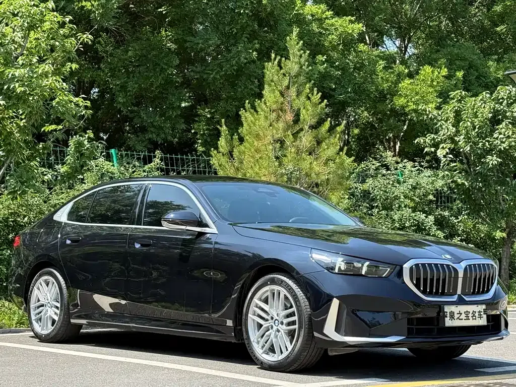 BMW 5 Series — фото 5