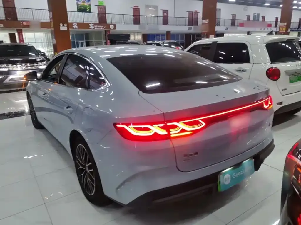 BYD Qin L — фото 10
