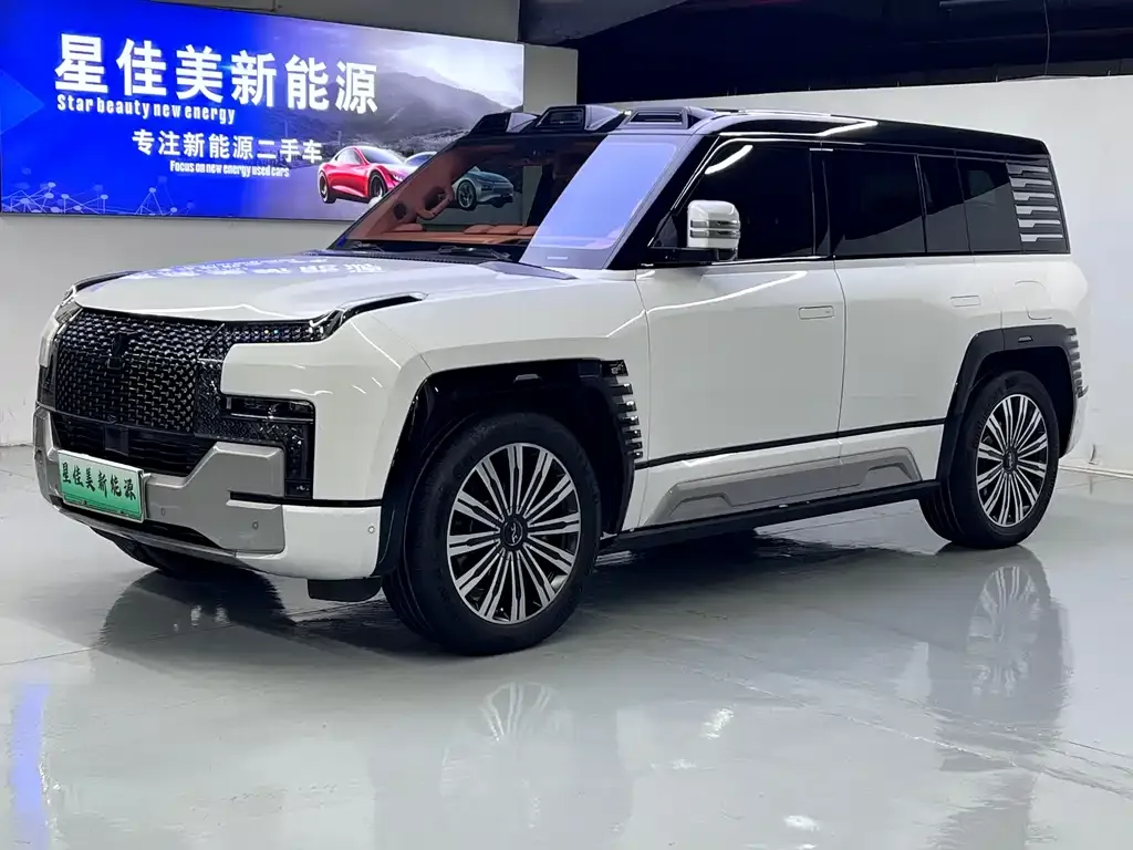 Yangwang U8