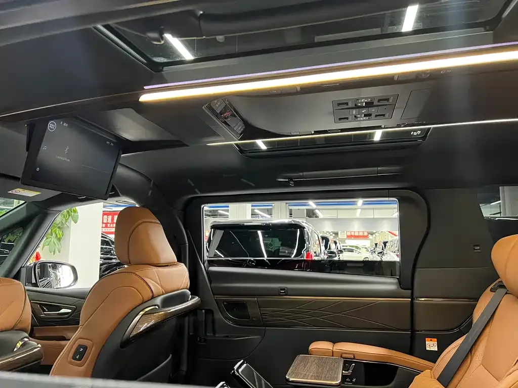 Toyota Vellfire — фото 4