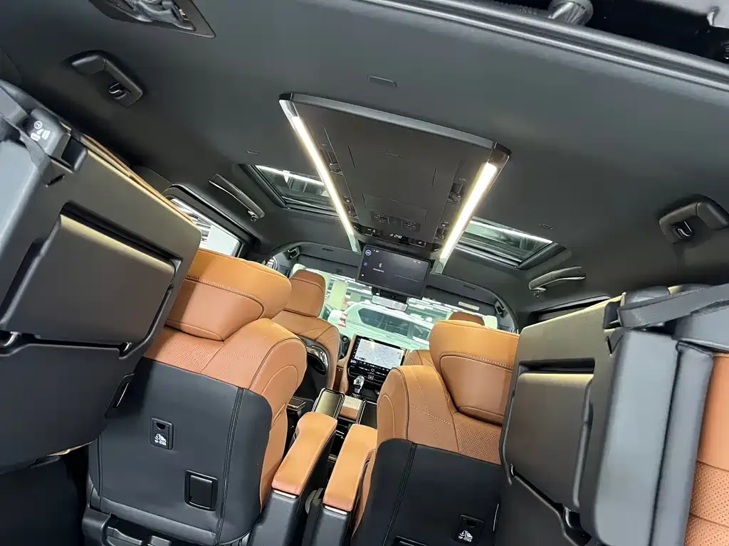 Toyota Vellfire — фото 2