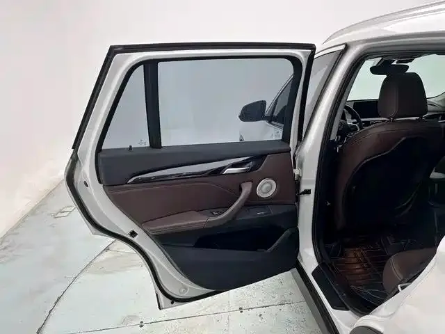 BMW X1 2021 из CN, фото 3