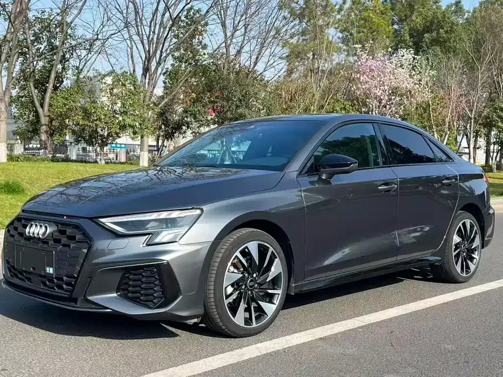 Audi A3 — фото 1