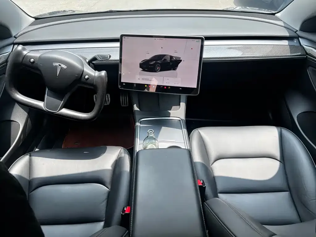 Tesla Model 3 — фото 3