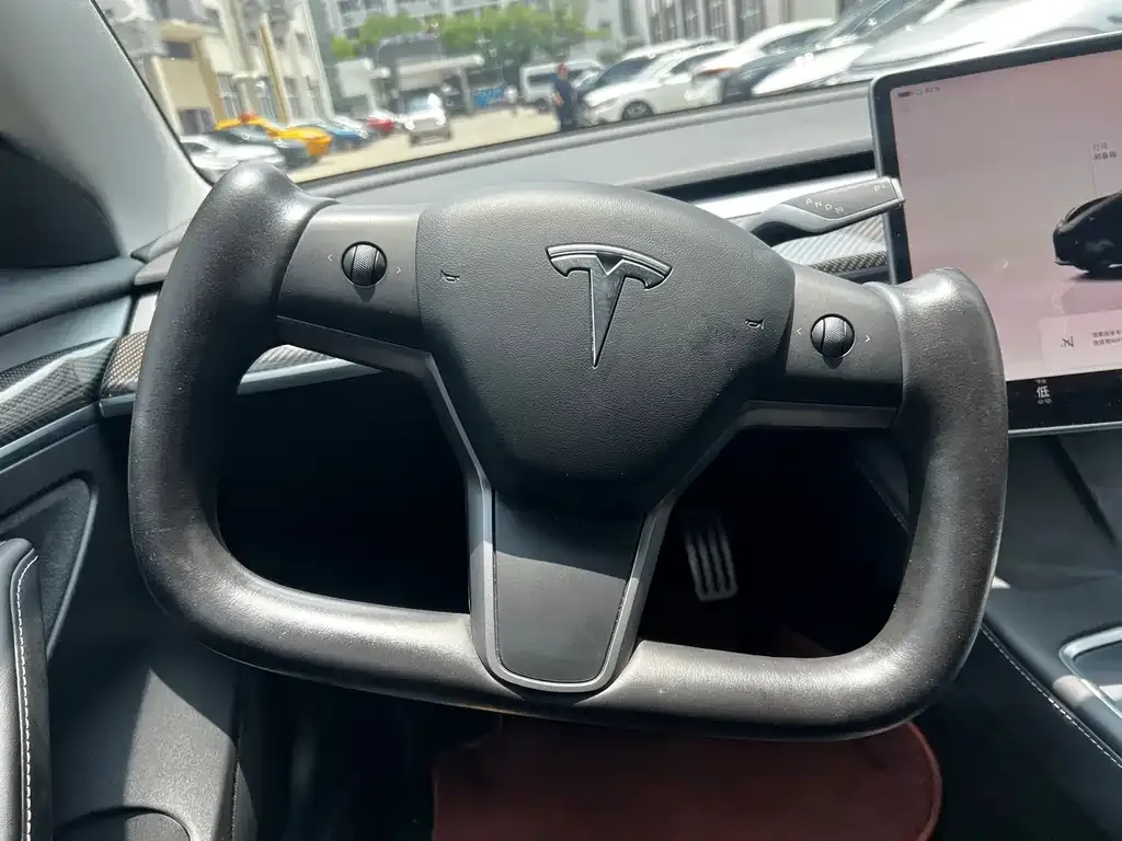 Tesla Model 3 — фото 5