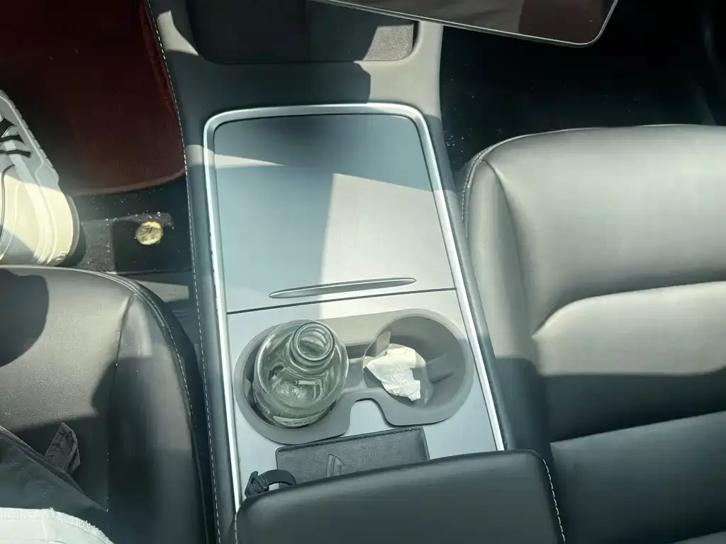 Tesla Model 3 — фото 6