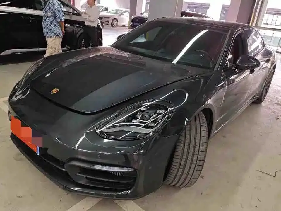 Porsche Panamera — фото 1