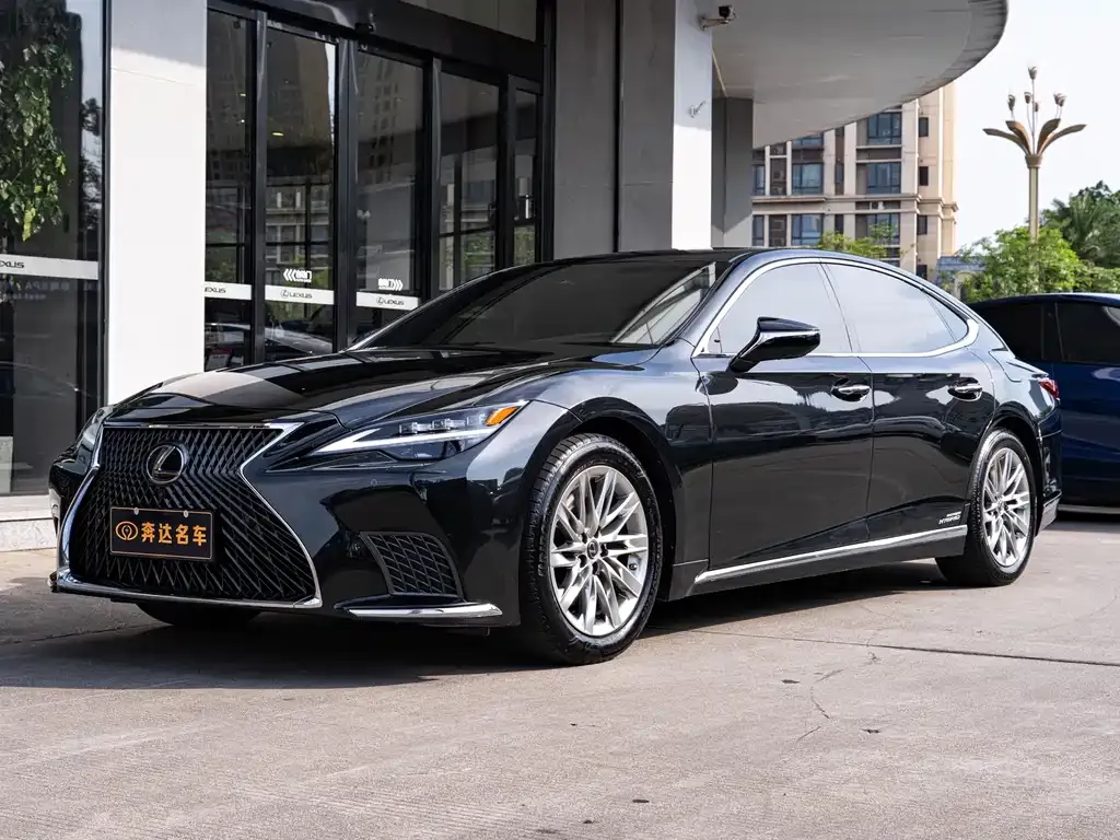 Lexus LS