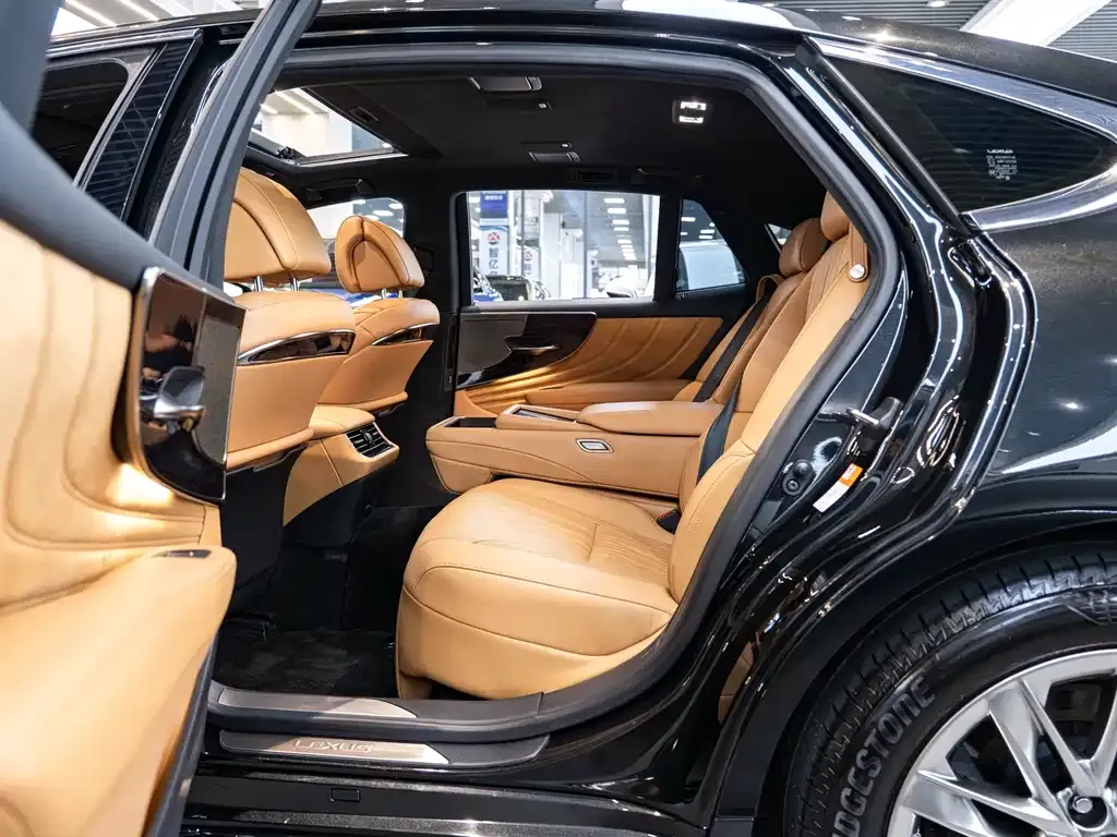 Lexus LS 2021 из CN, фото 9