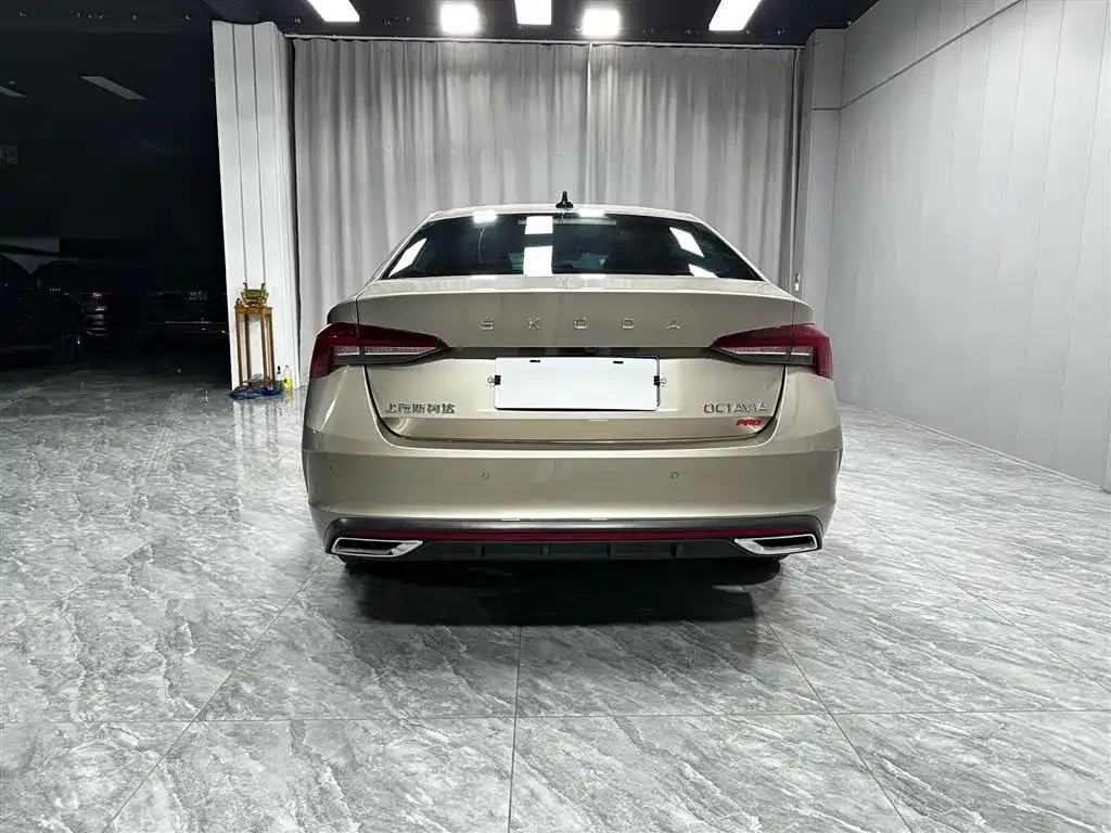 Skoda Octavia — фото 6