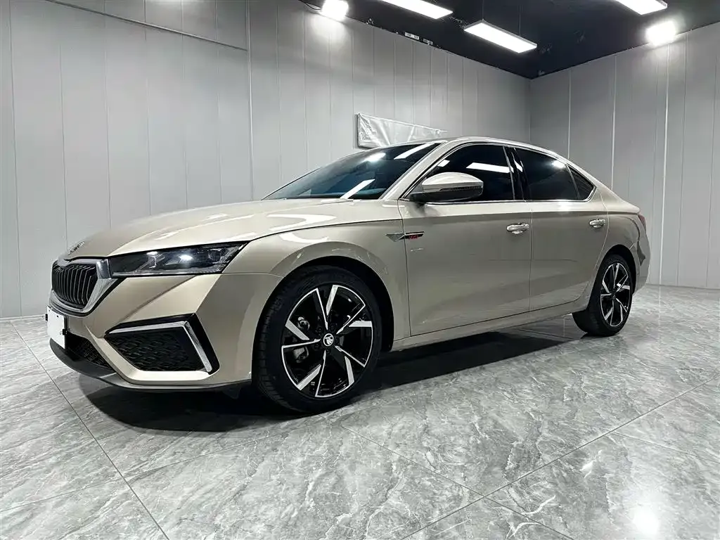 Skoda Octavia — фото 5
