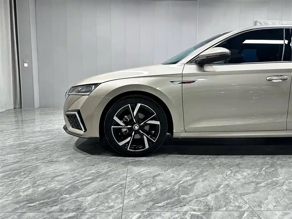 Skoda Octavia — фото 10