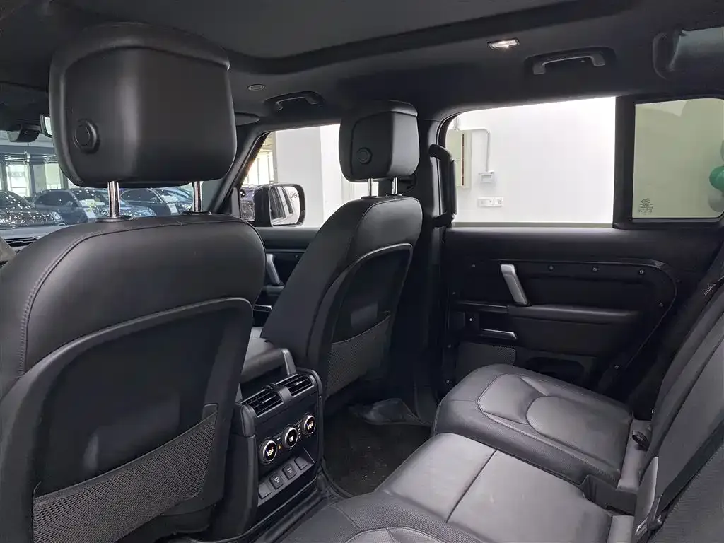 Land Rover Defender — фото 3