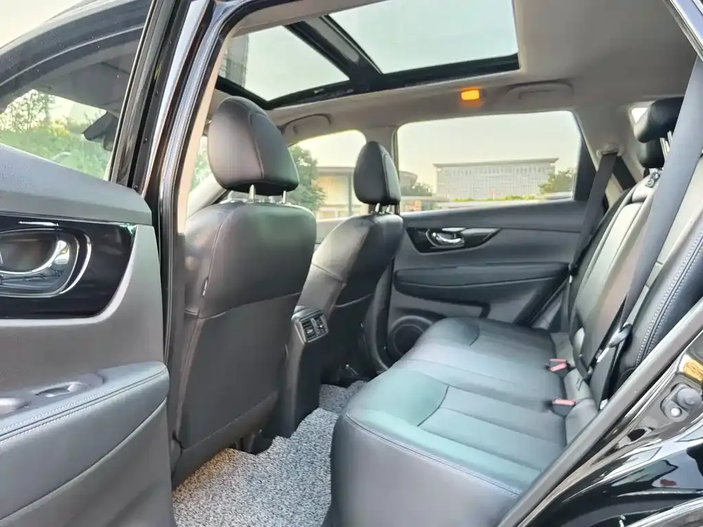 Nissan X-Trail 2024 из CN, фото 2