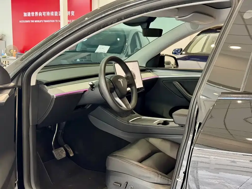 Tesla Model Y — фото 6
