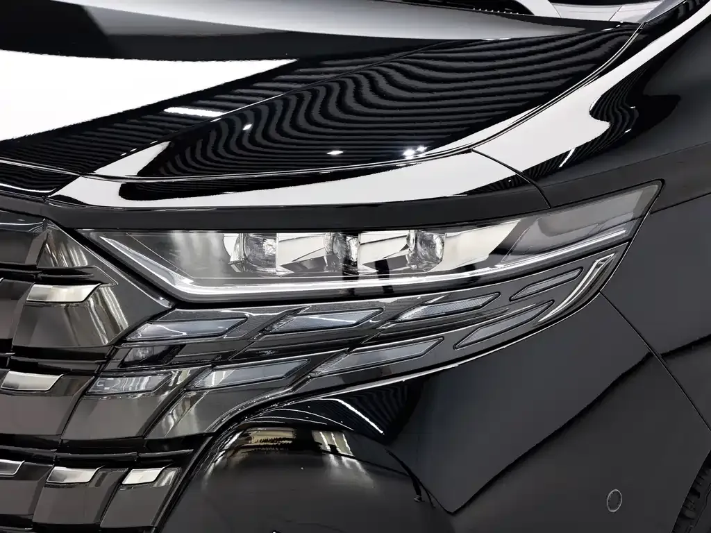 Toyota Alphard — фото 5