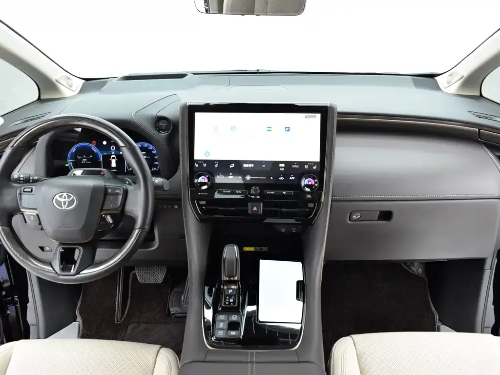 Toyota Alphard — фото 8