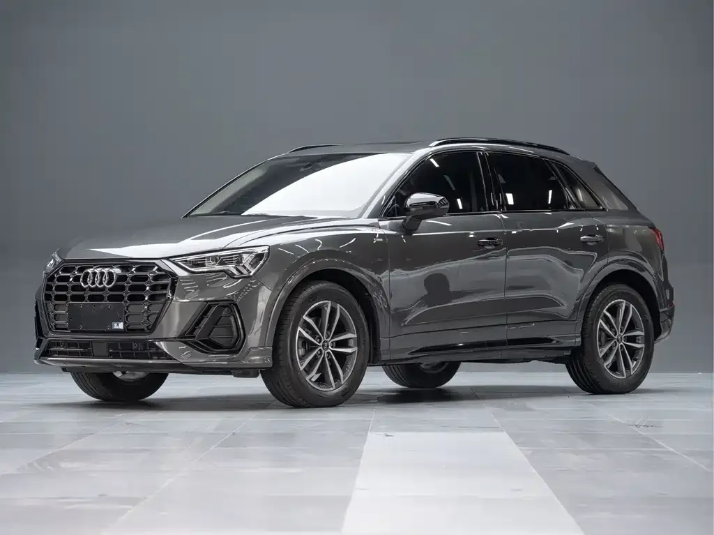 Audi Q3 — фото 1