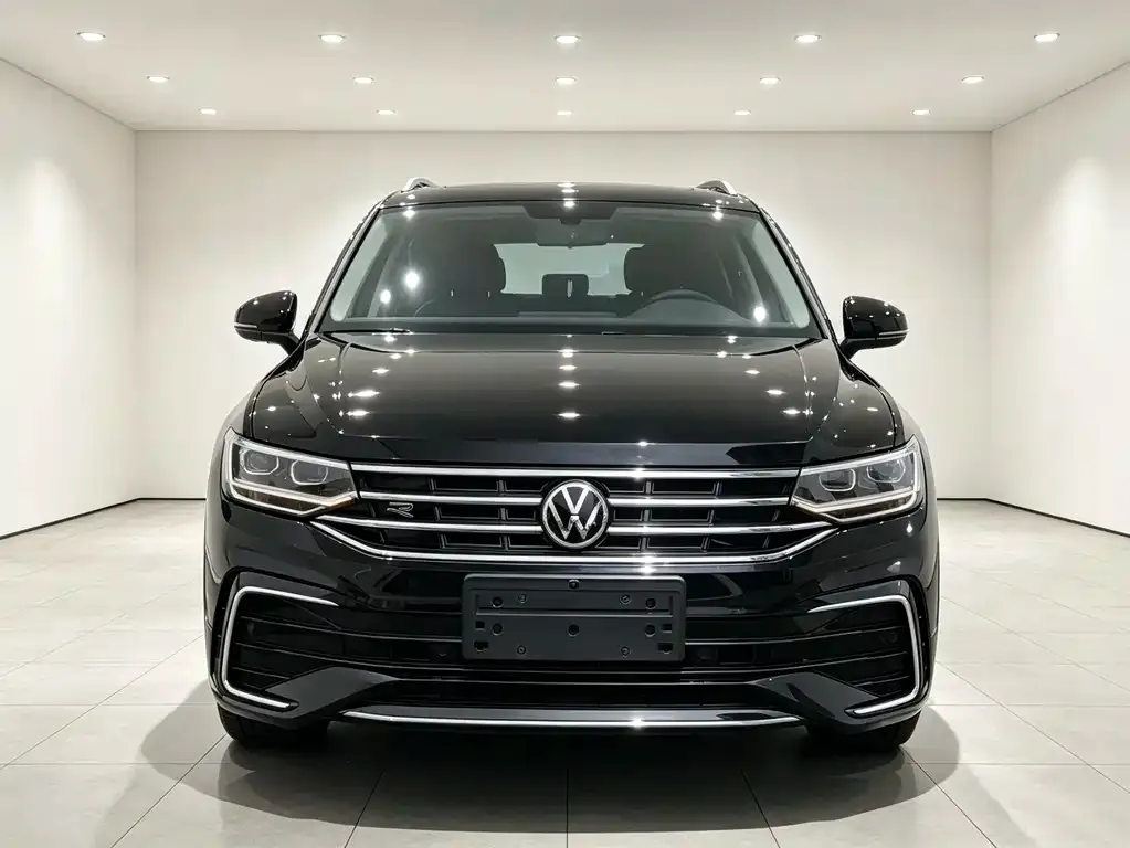 Volkswagen Tiguan L — фото 2