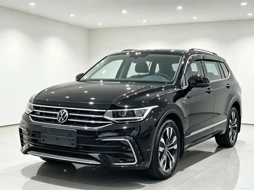 Volkswagen Tiguan L — фото 10