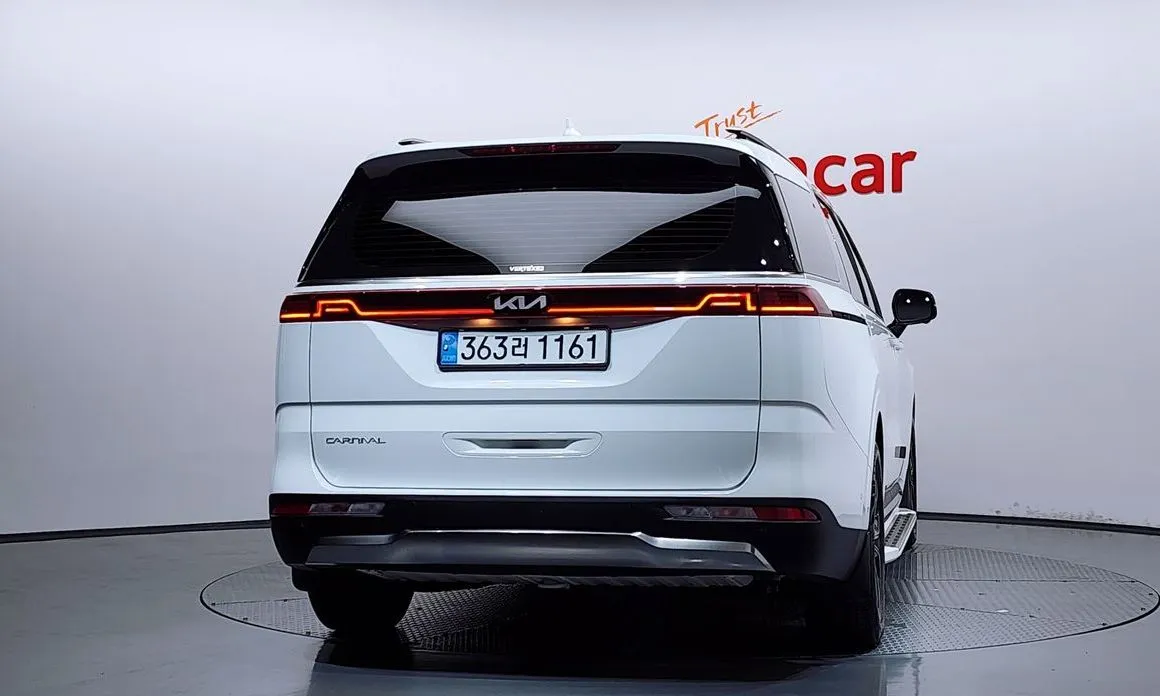 Kia Carnival — фото 10