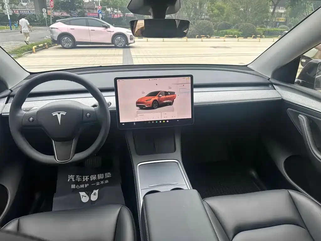 Tesla Model Y — фото 5
