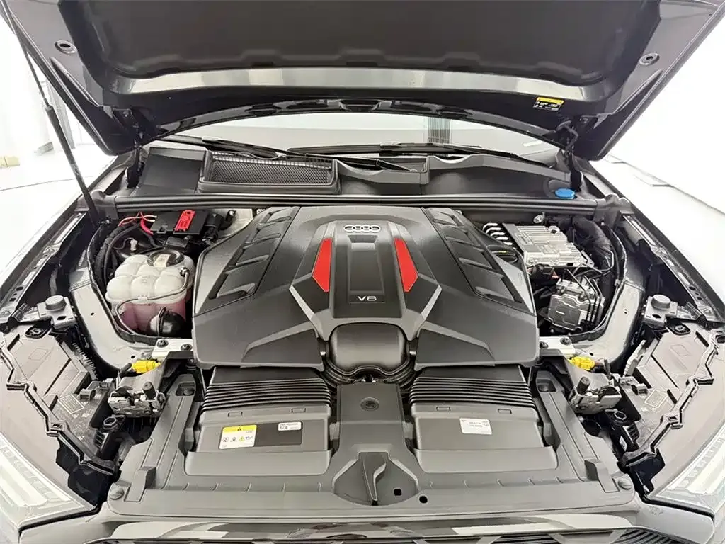 Audi SQ7 2024 из CN, фото 10