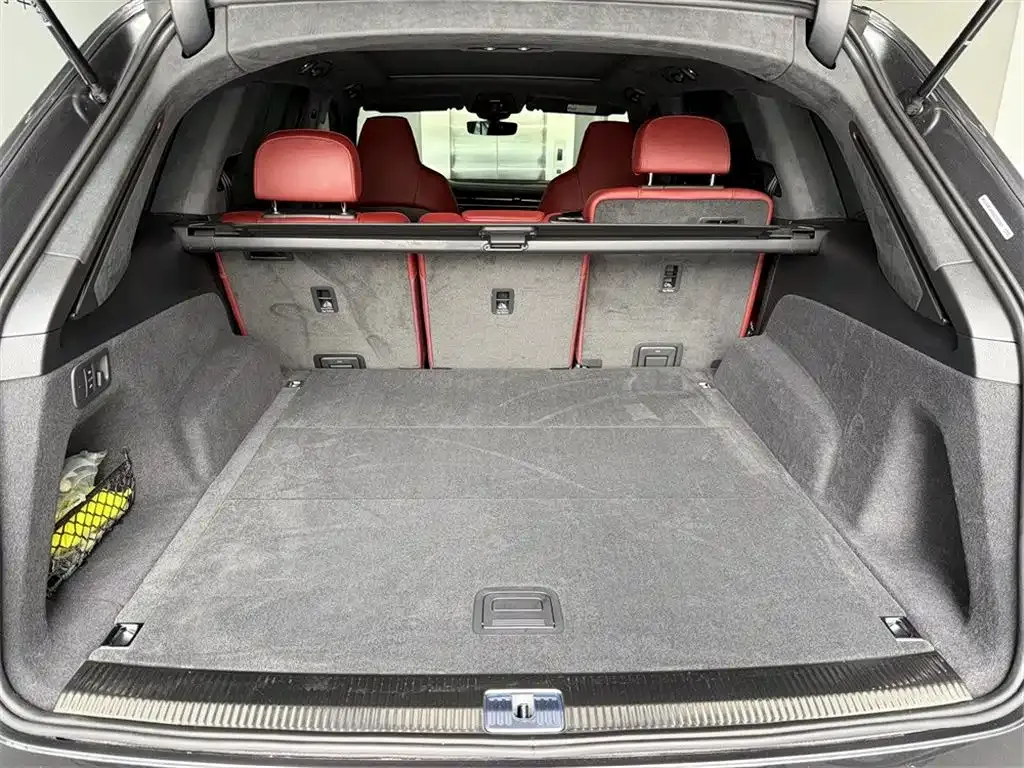 Audi SQ7 2024 из CN, фото 4