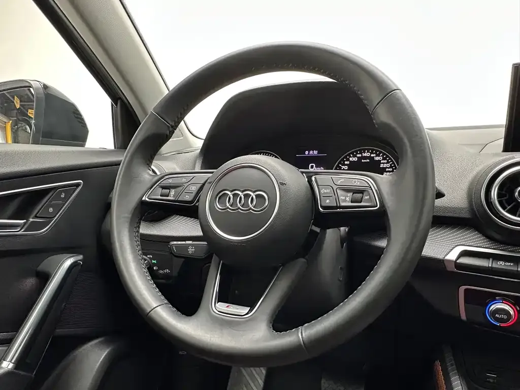 Audi Q2L 2021 из CN, фото 6