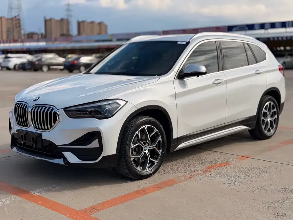 BMW X1 — фото 1