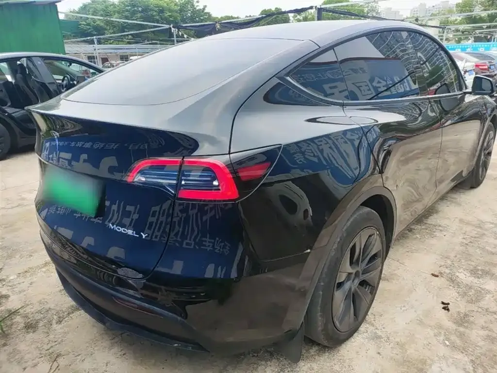 Tesla Model Y — фото 7