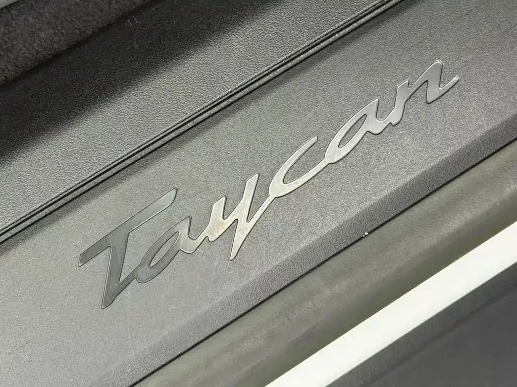 Porsche Taycan — фото 9