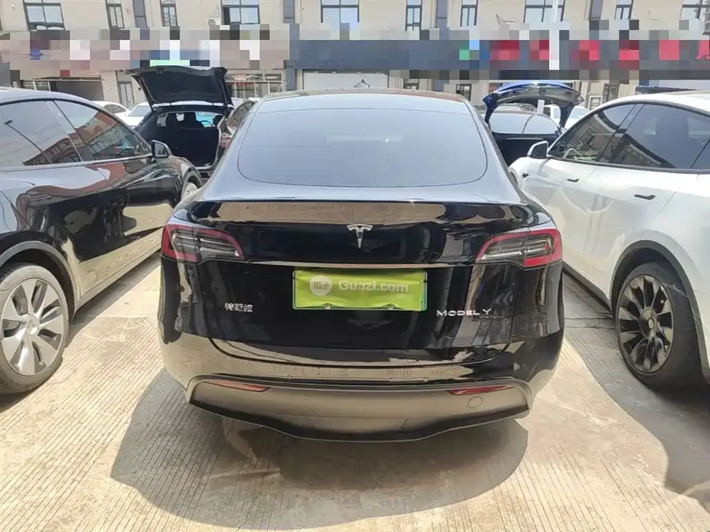 Tesla Model Y — фото 6