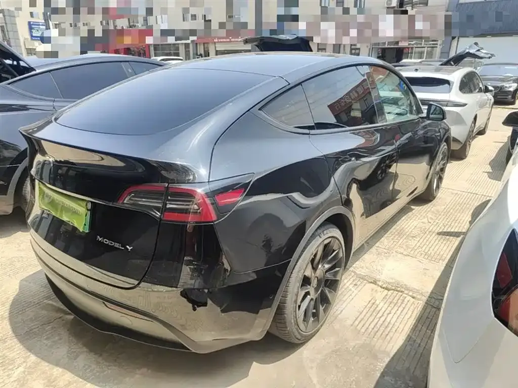 Tesla Model Y — фото 3