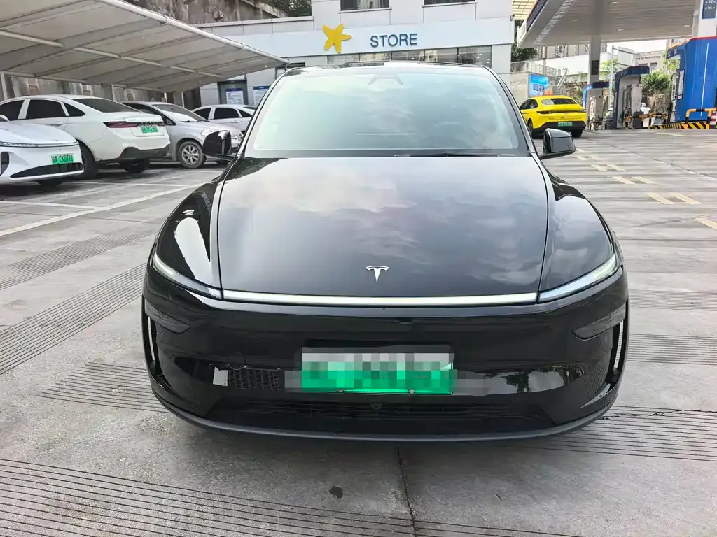 Tesla Model Y — фото 5