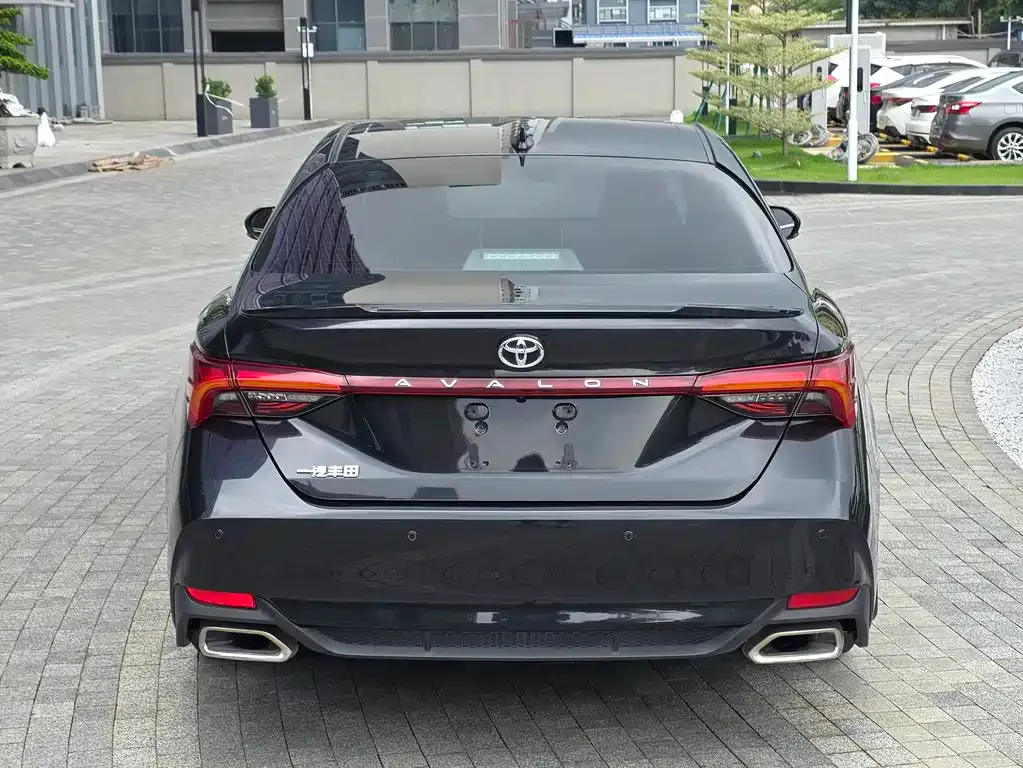 Toyota Avalon — фото 10