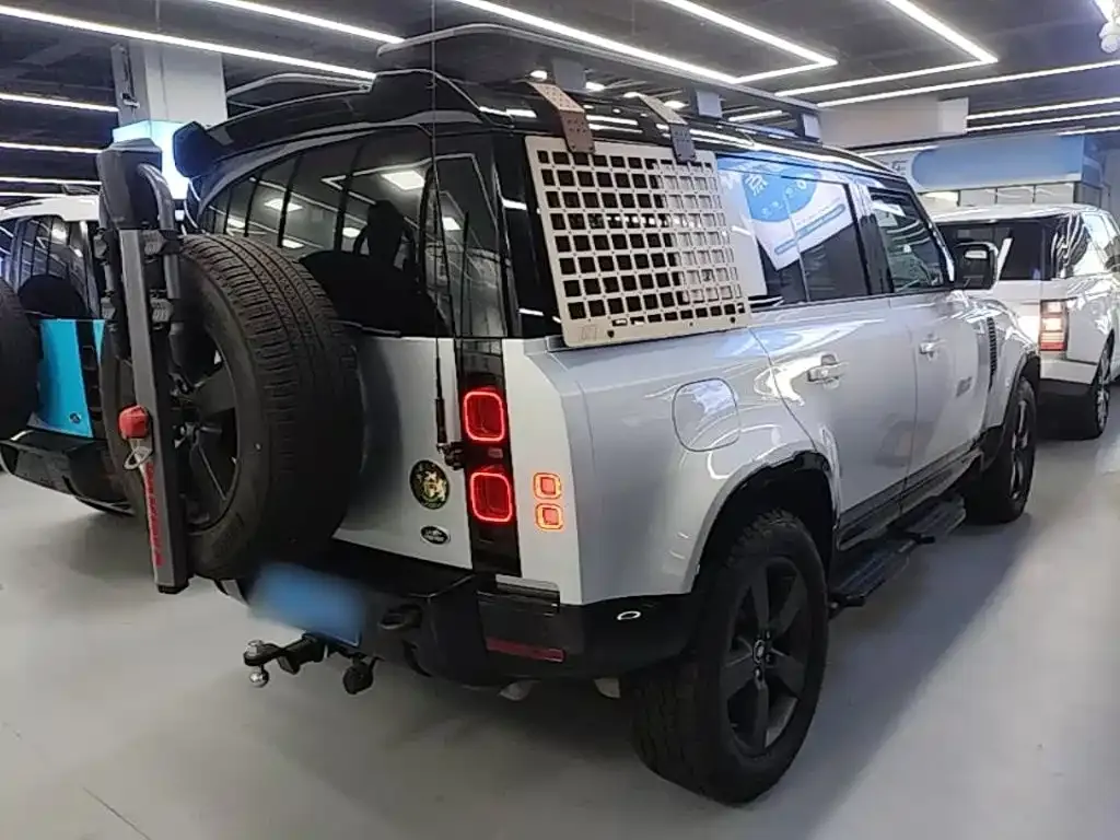 Land Rover Defender — фото 9