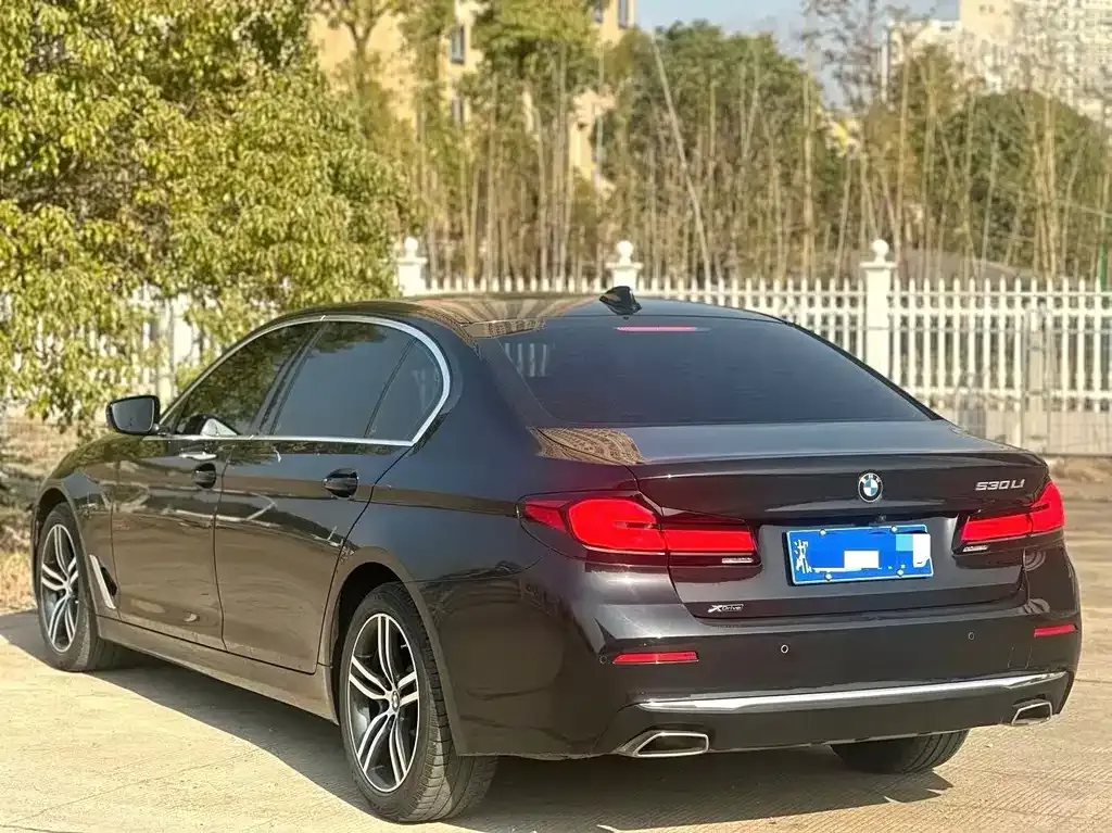 BMW 5 Series — фото 3
