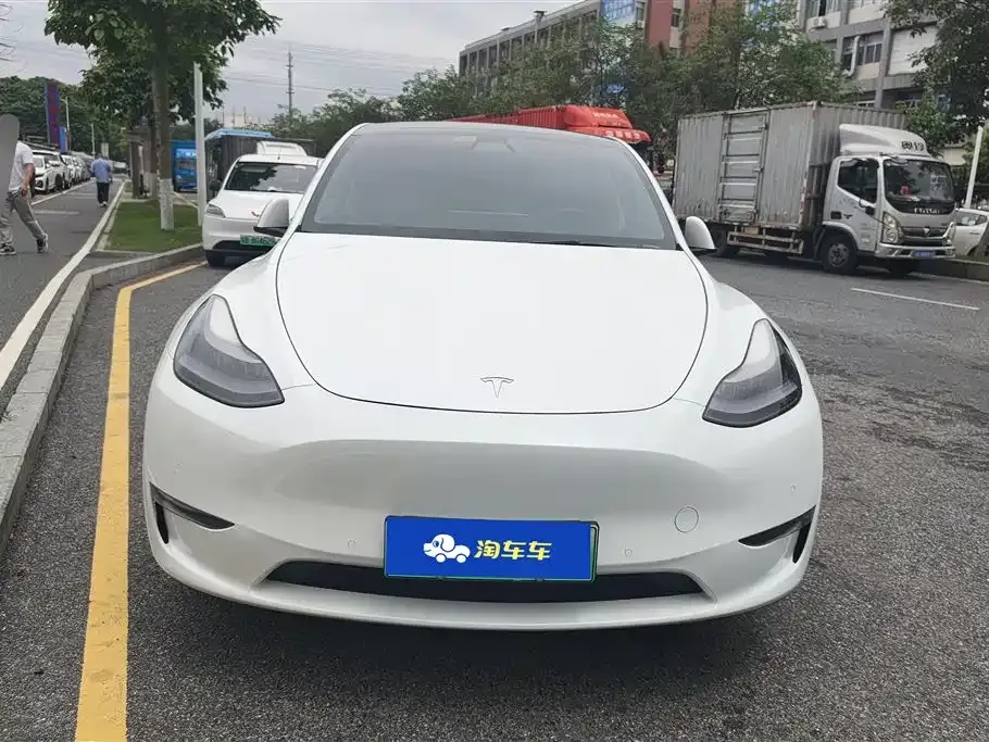 Tesla Model Y — фото 9