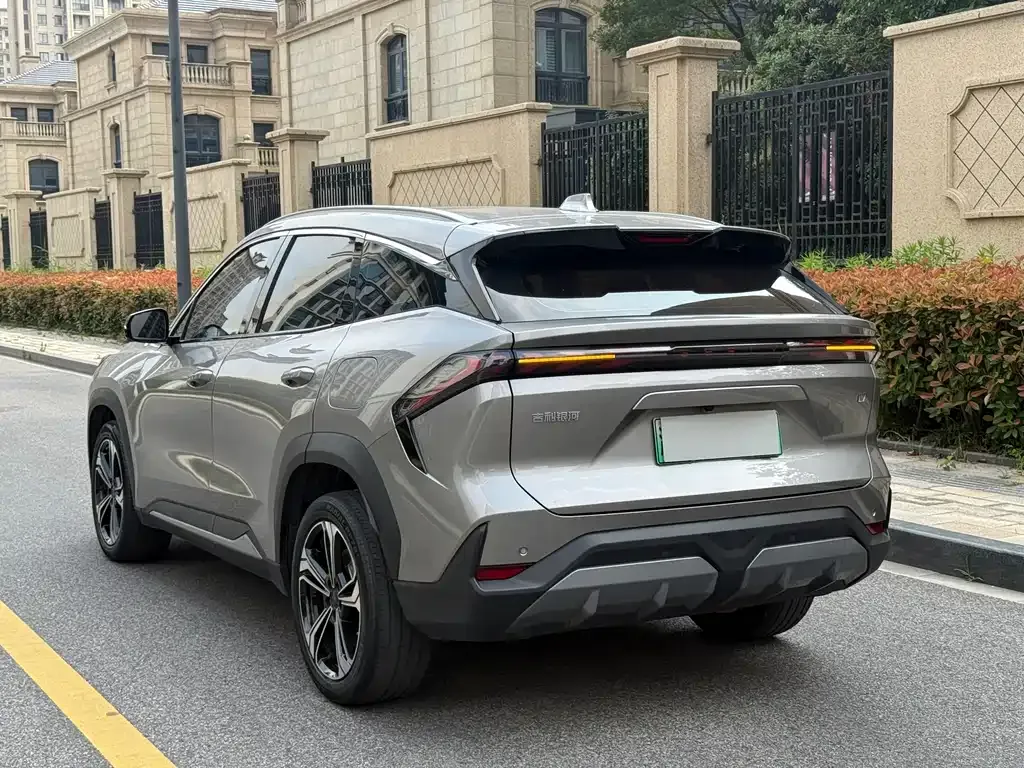 Geely Galaxy L7 — фото 10
