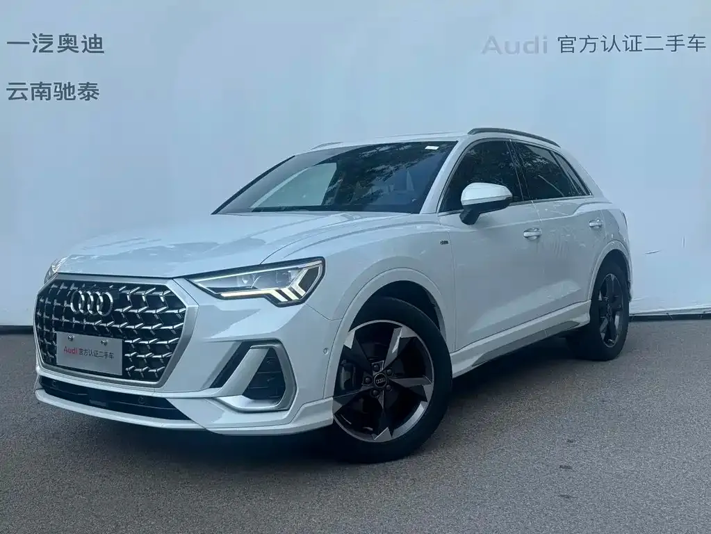 Audi Q3 — фото 1