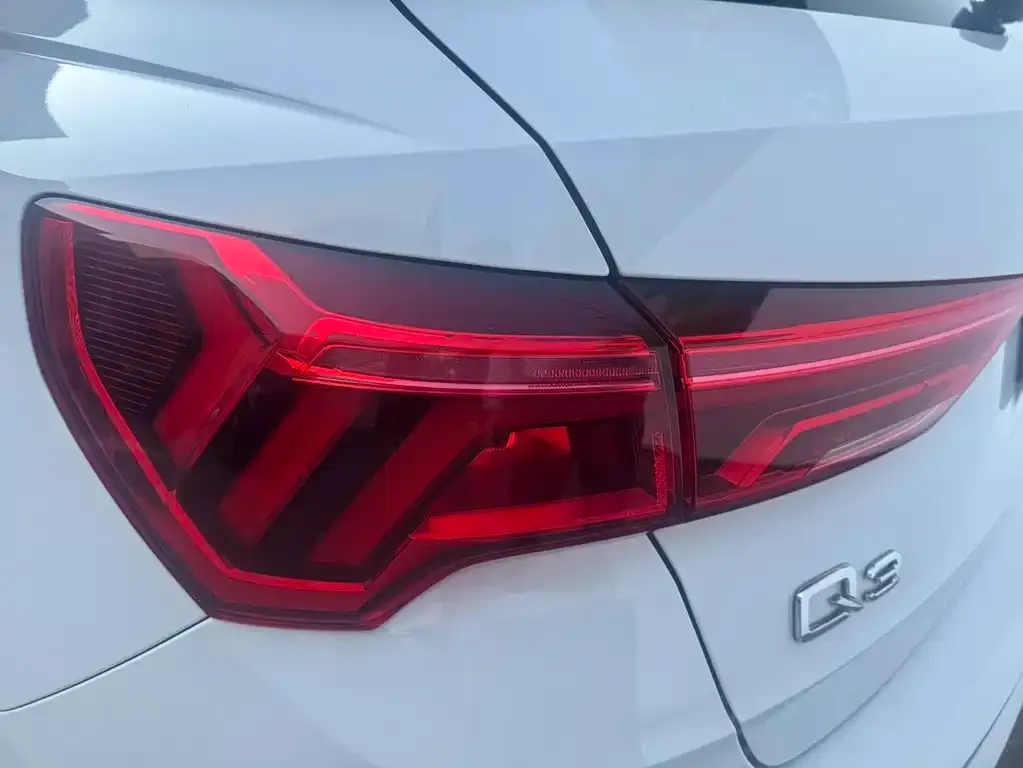 Audi Q3 — фото 7