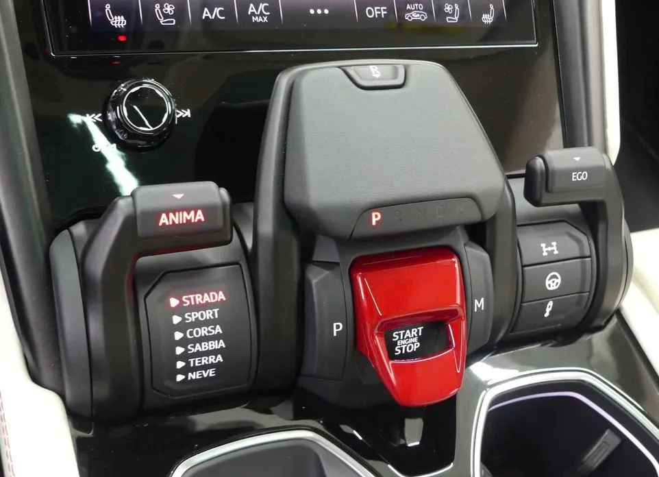 Lamborghini Urus 2023 из KR, фото 2