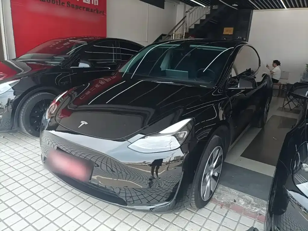 Tesla Model Y — фото 4