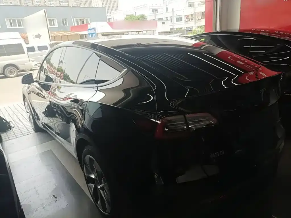 Tesla Model Y — фото 6