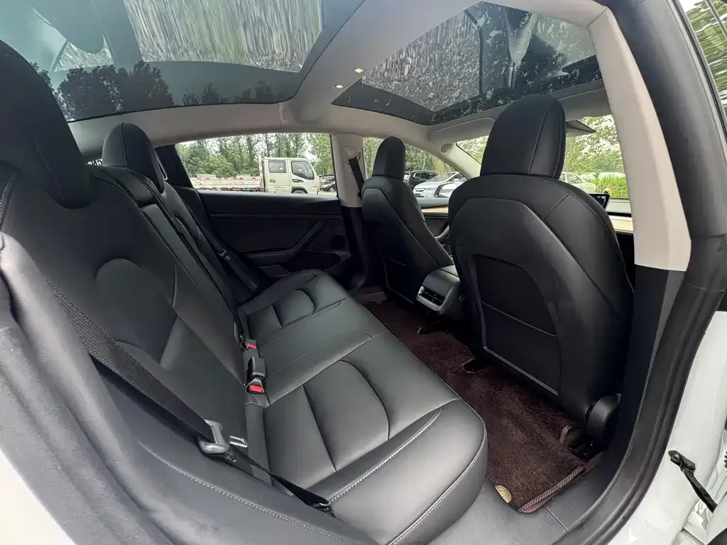 Tesla Model 3 — фото 2