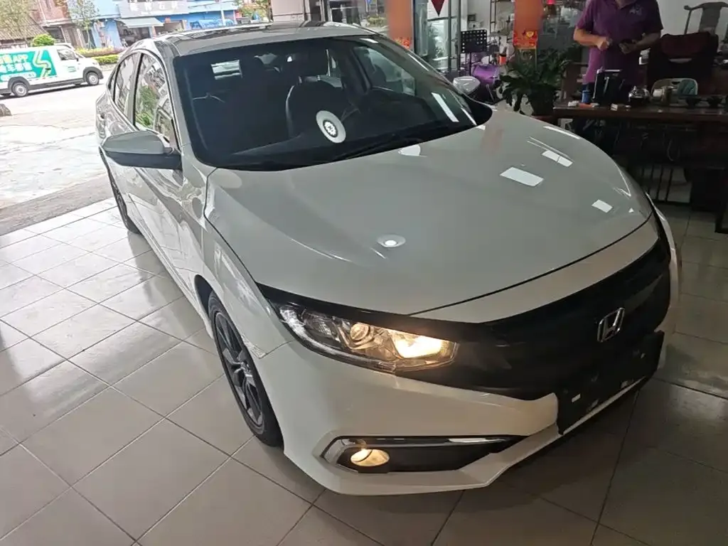 Honda Civic — фото 10